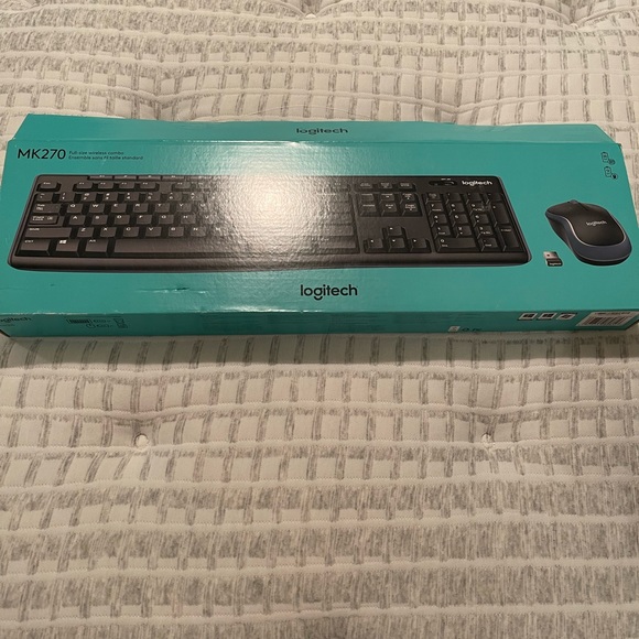 Logitech MK270 wireless mouse and keyboard - Picture 1 of 2